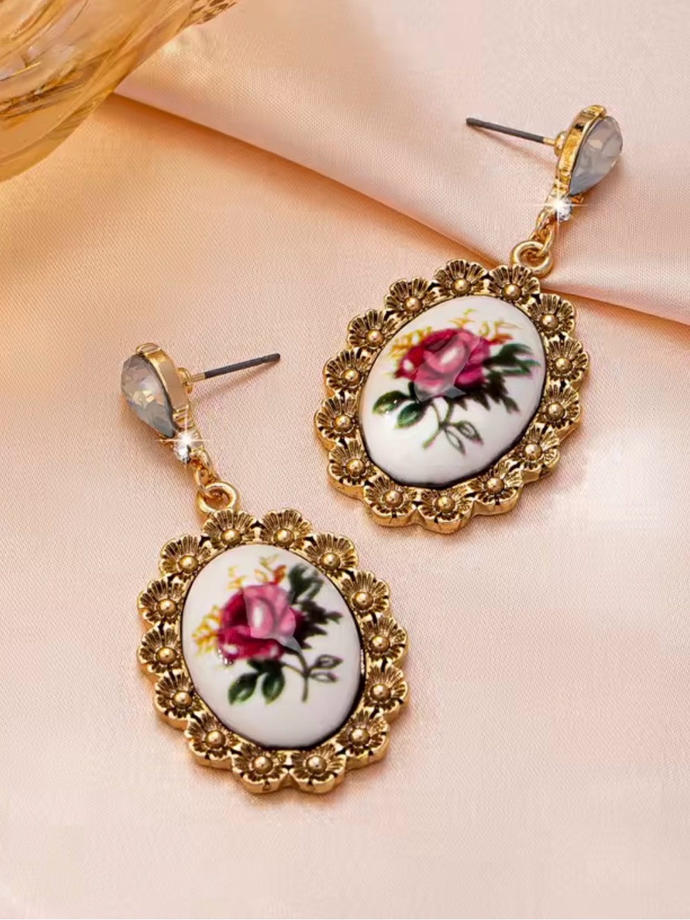 Vintage Red Rose Cameos earring - Picture 3 of 5